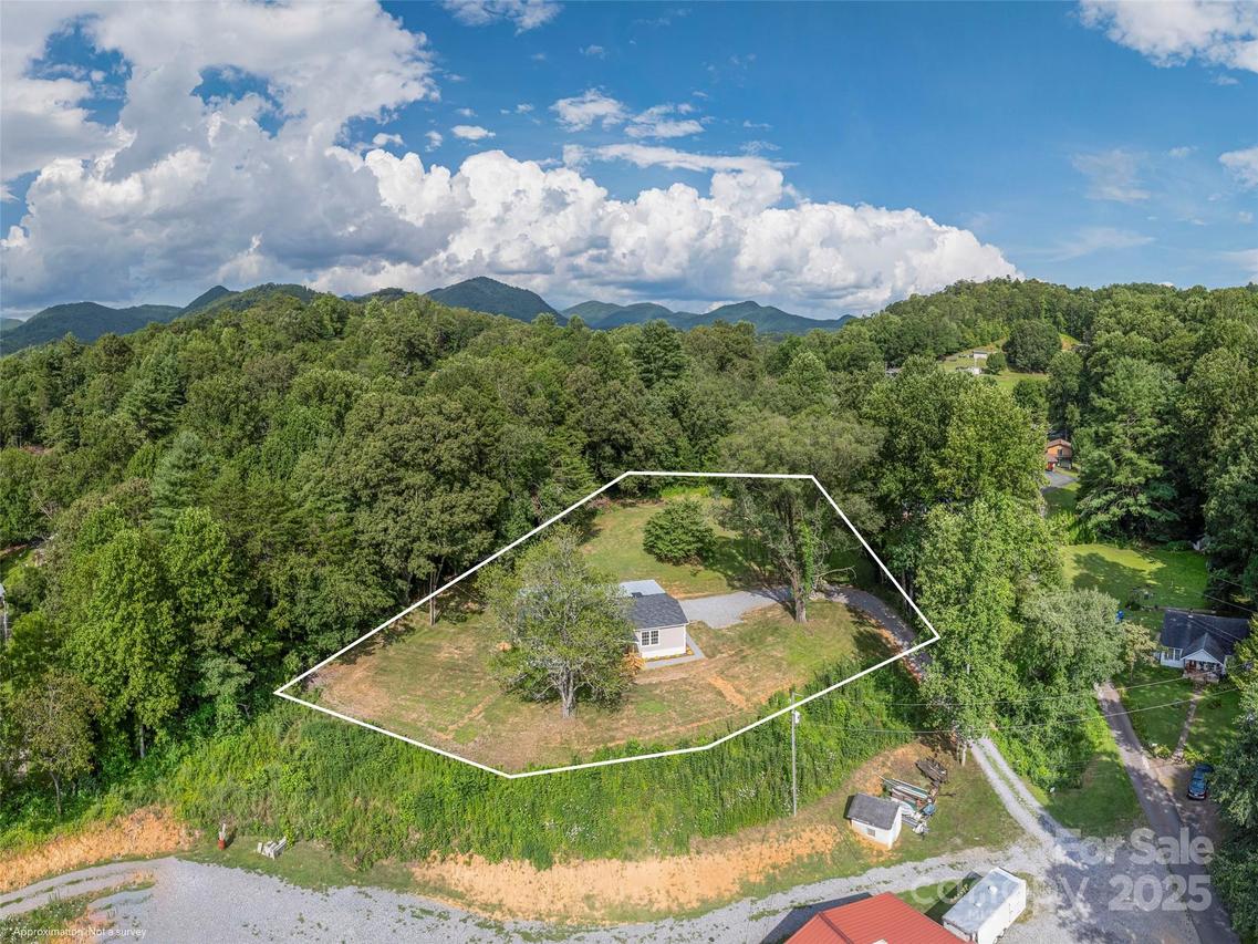 15 Joe Davis Rd., Sylva, NC 28779