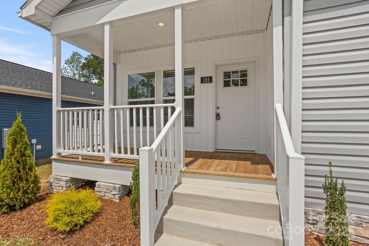 123 Bellamy Rd., Asheville, NC 28806