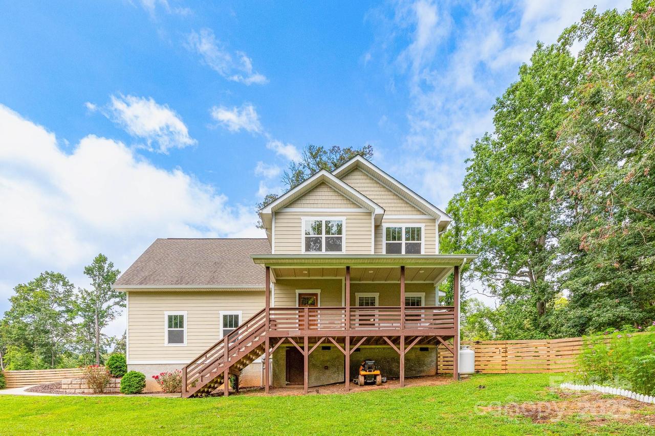 400 Emmas Grove Rd., Fletcher, NC 28732