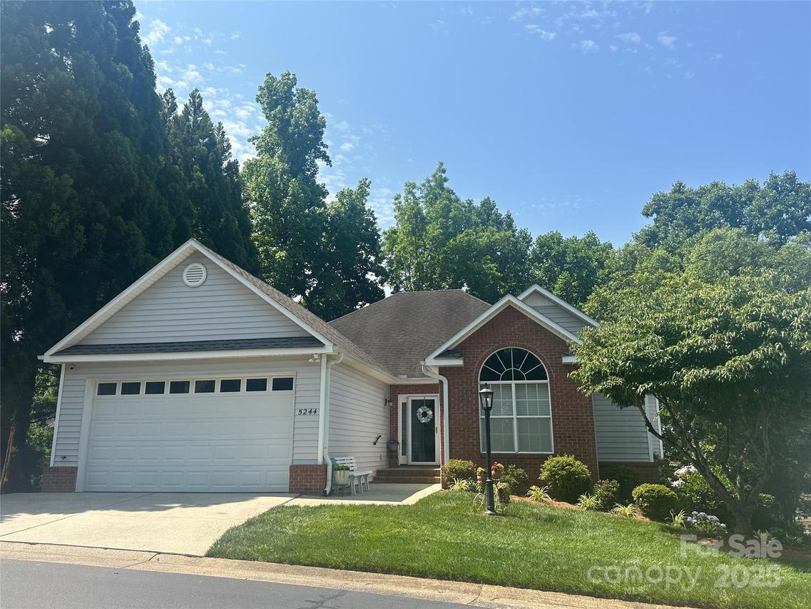 5244 Old Plantation Cir., Winston Salem, NC 27104