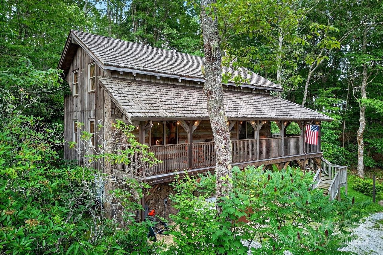 70 Rebel Run, Linville Falls, NC 28647
