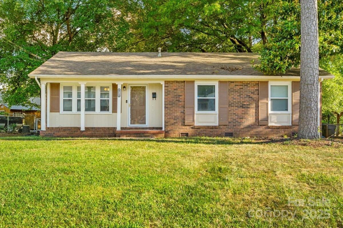 4713 Woodway Pl., Charlotte, NC 28208