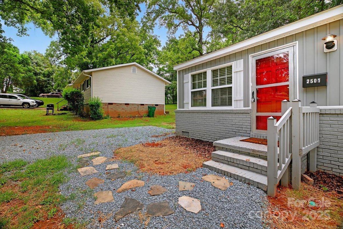 2501 Thornton Rd., Charlotte, NC 28208