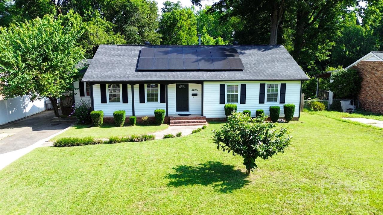 6625 Somersworth Dr., Charlotte, NC 28215