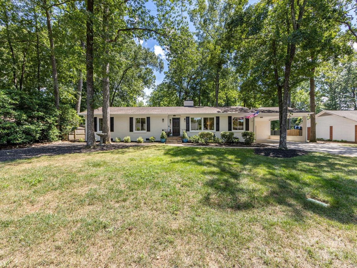 1018 Shady Bluff Dr., Charlotte, NC 28211