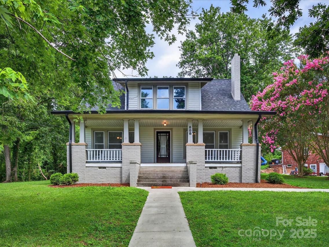 808 W Union St., Morganton, NC 28655