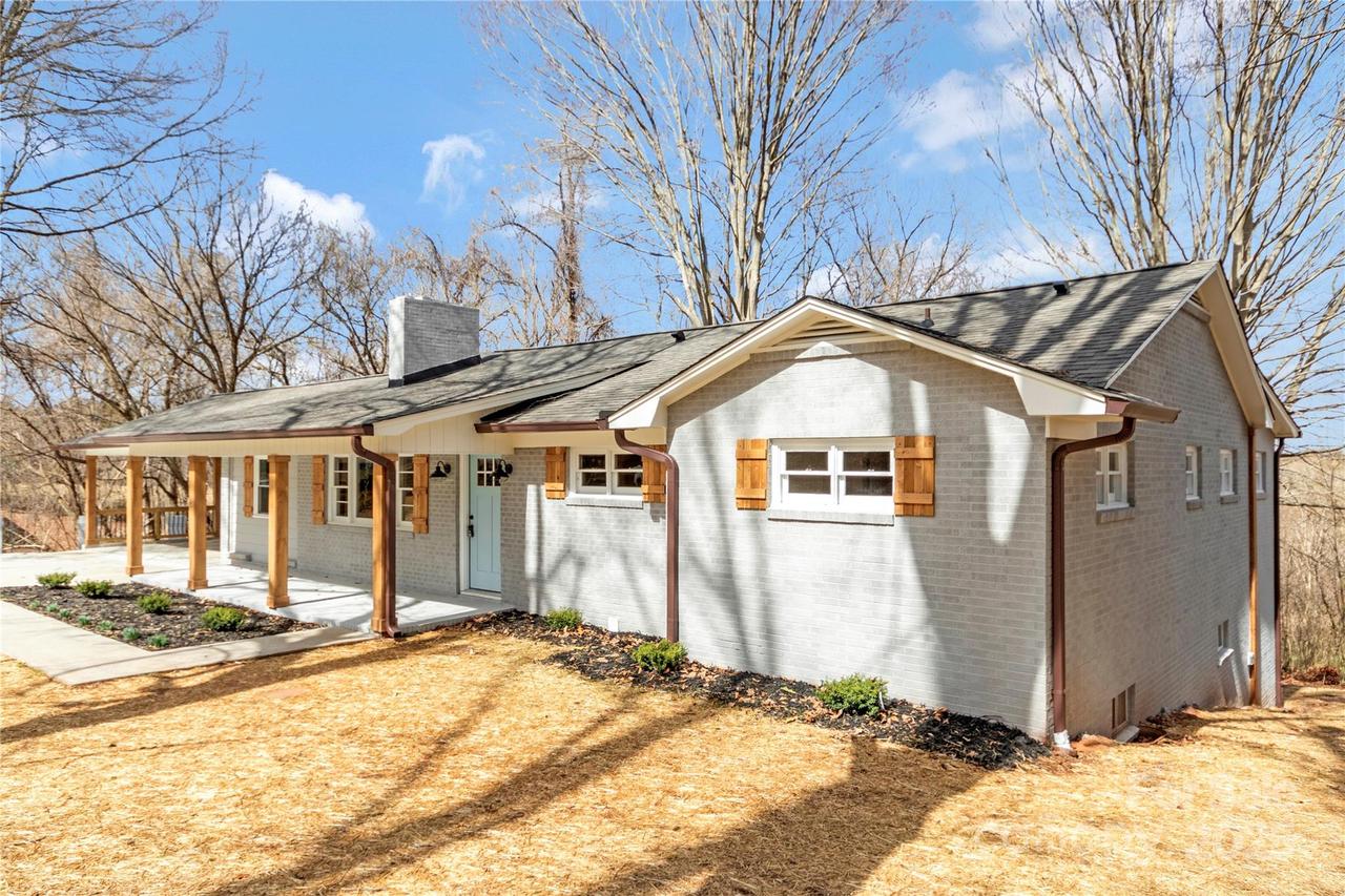 334 Country Ln., Mocksville, NC 27028
