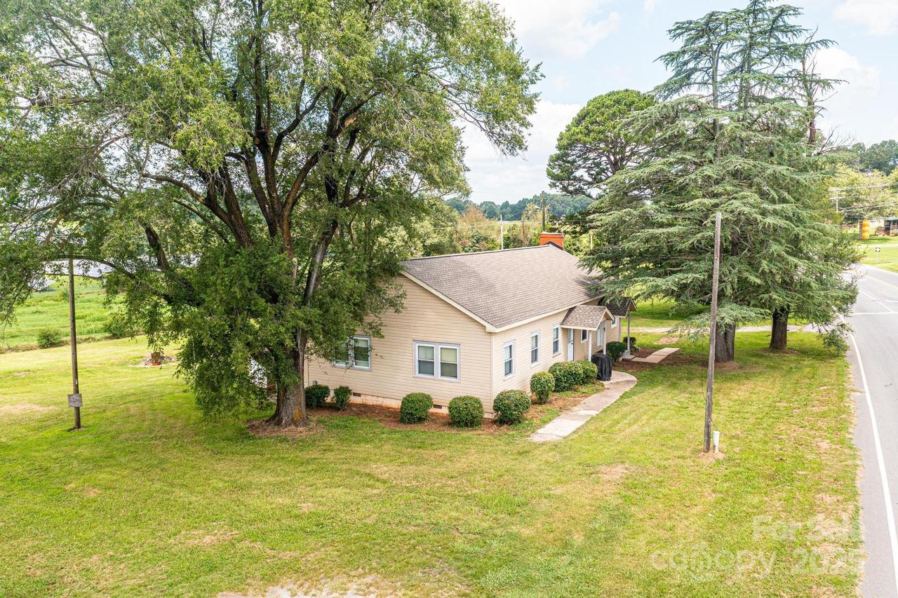 5325 Nc 16 Hwy., Claremont, NC 28610