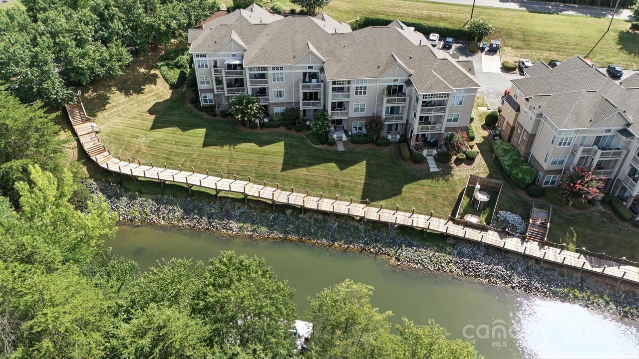 108 Pier 33 Dr. #409, Mooresville, NC 28117