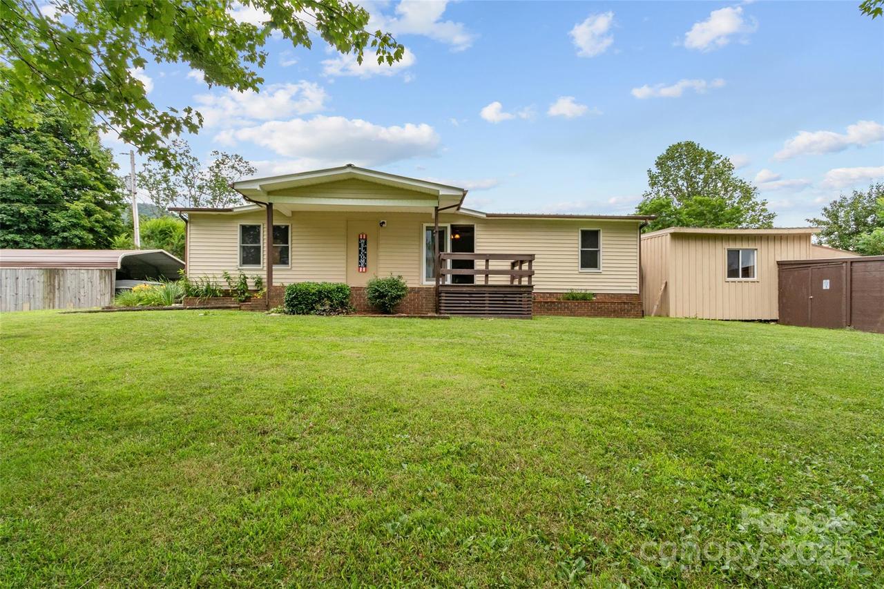 170 Styles Rd., Burnsville, NC 28714