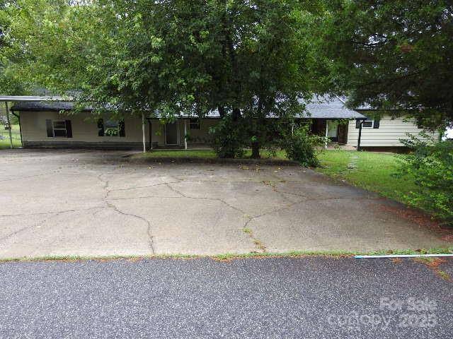 301 Meredith Dr., Trinity, NC 27370