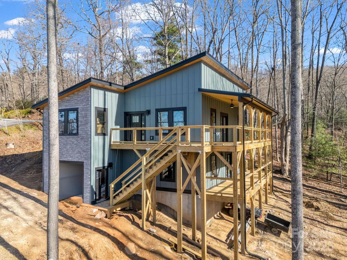 276 Coopers Dr., Hendersonville, NC 28739