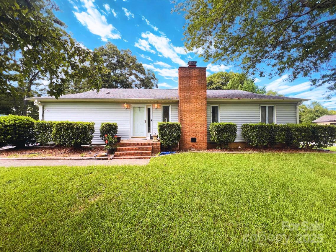 609 Catawba Cir., Matthews, NC 28104