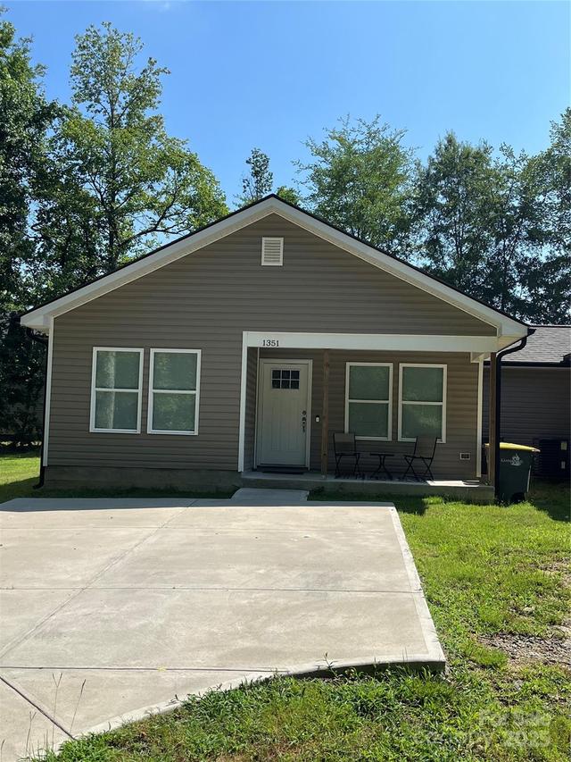 1351 Ontario Dr., Kannapolis, NC 28083