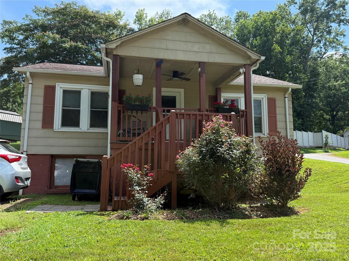 1492 Overlook Dr., Lenoir, NC 28645
