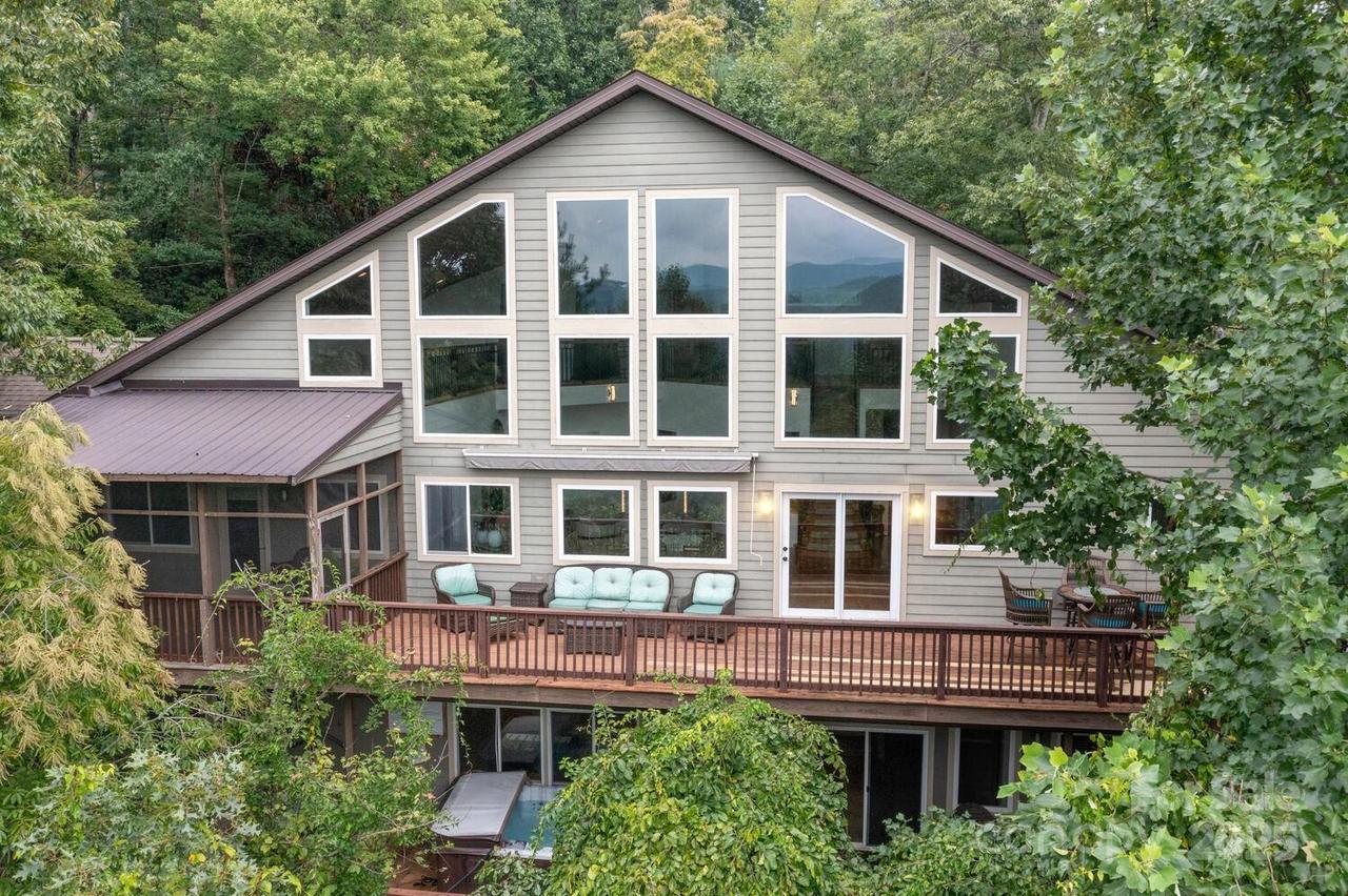 60 Whispering Stream Tr., Hendersonville, NC 28739