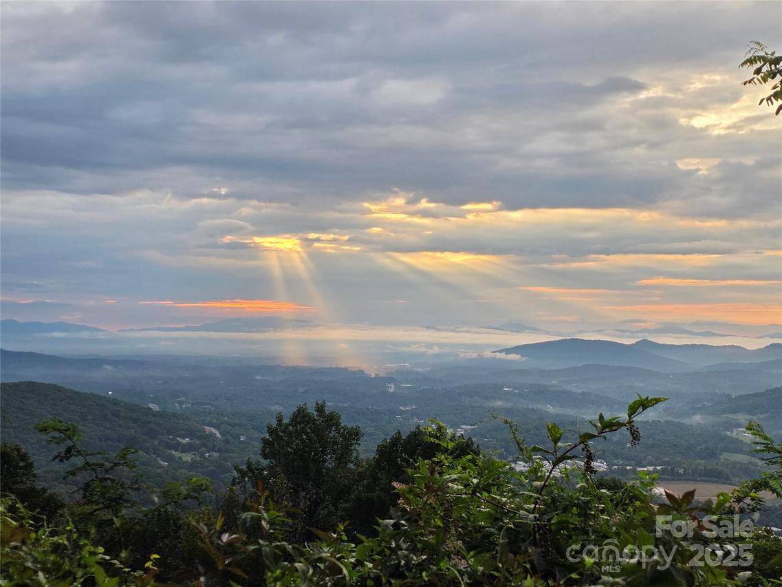 9999 Blue Ridge View Dr., Canton, NC 28716