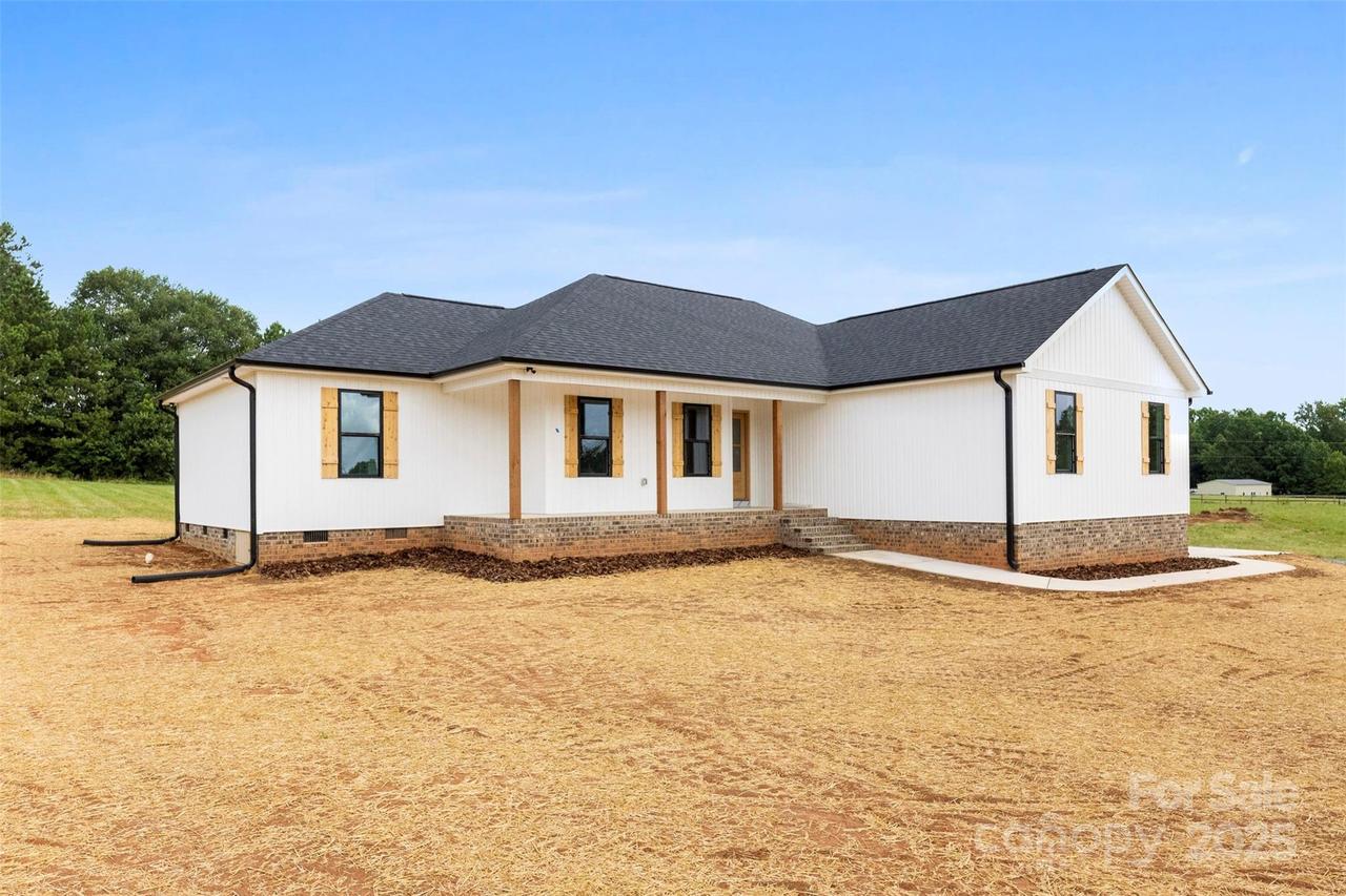 6788 Clyde Wehunt Rd., Cherryville, NC 28021
