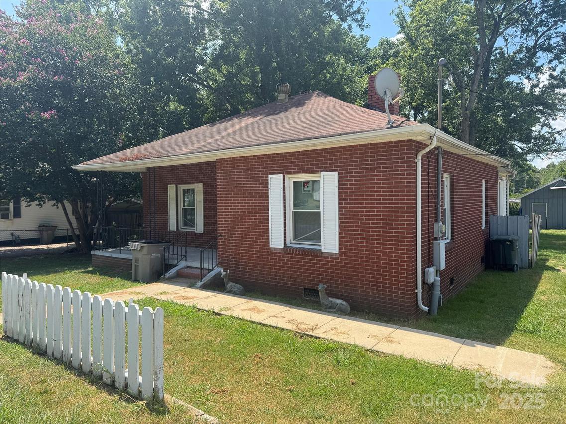 2343 Milton Ave., Gastonia, NC 28052