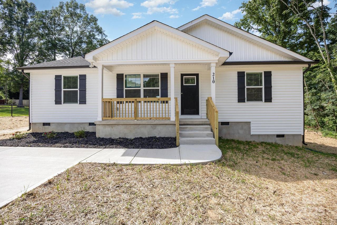 210 Pinecrest St., Salisbury, NC 28147