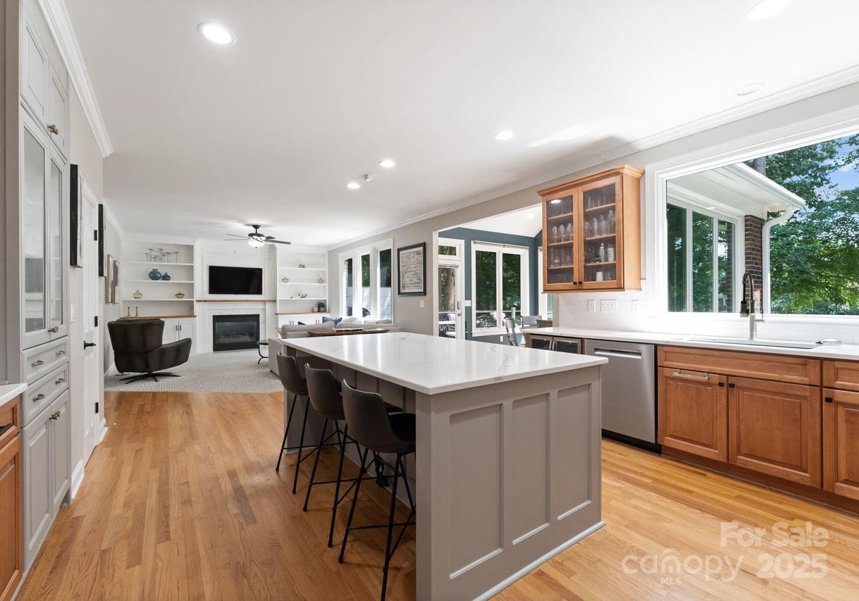 18807 Dembridge Dr., Davidson, NC 28036