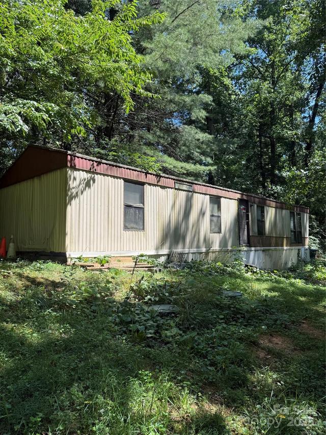 271 Riverview Church Rd., Asheville, NC 28806