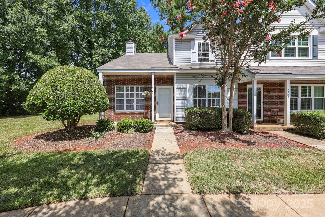 5741 Cougar Ln., Charlotte, NC 28269
