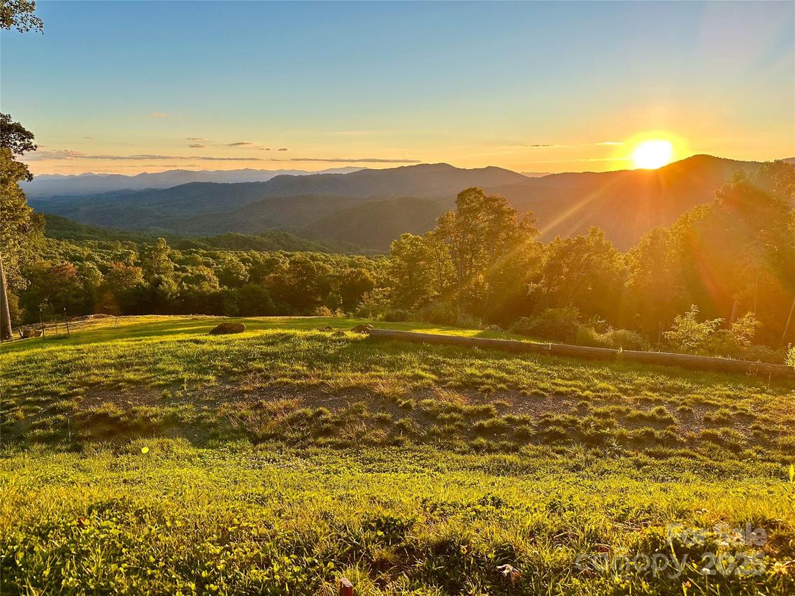 TBD Nicholas Knoll Rd., Bakersville, NC 28705