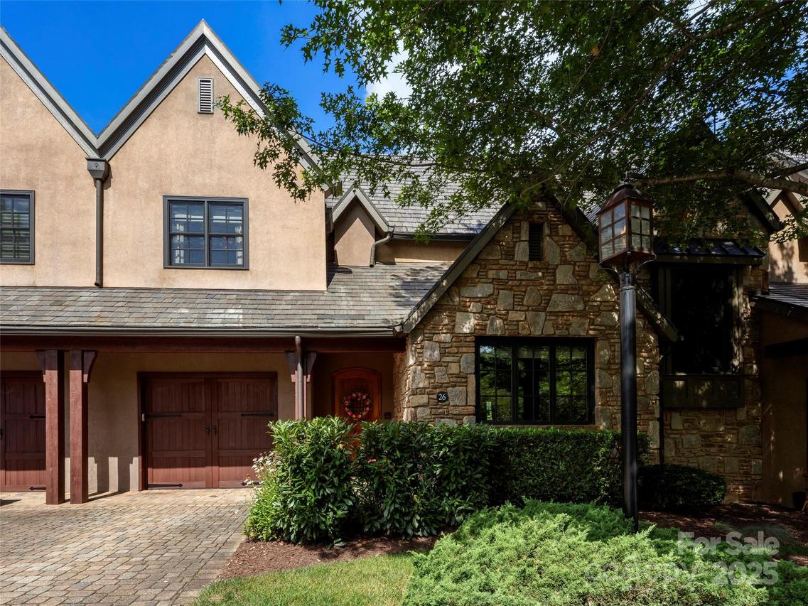 26 Village Oak Dr., Arden, NC 28704
