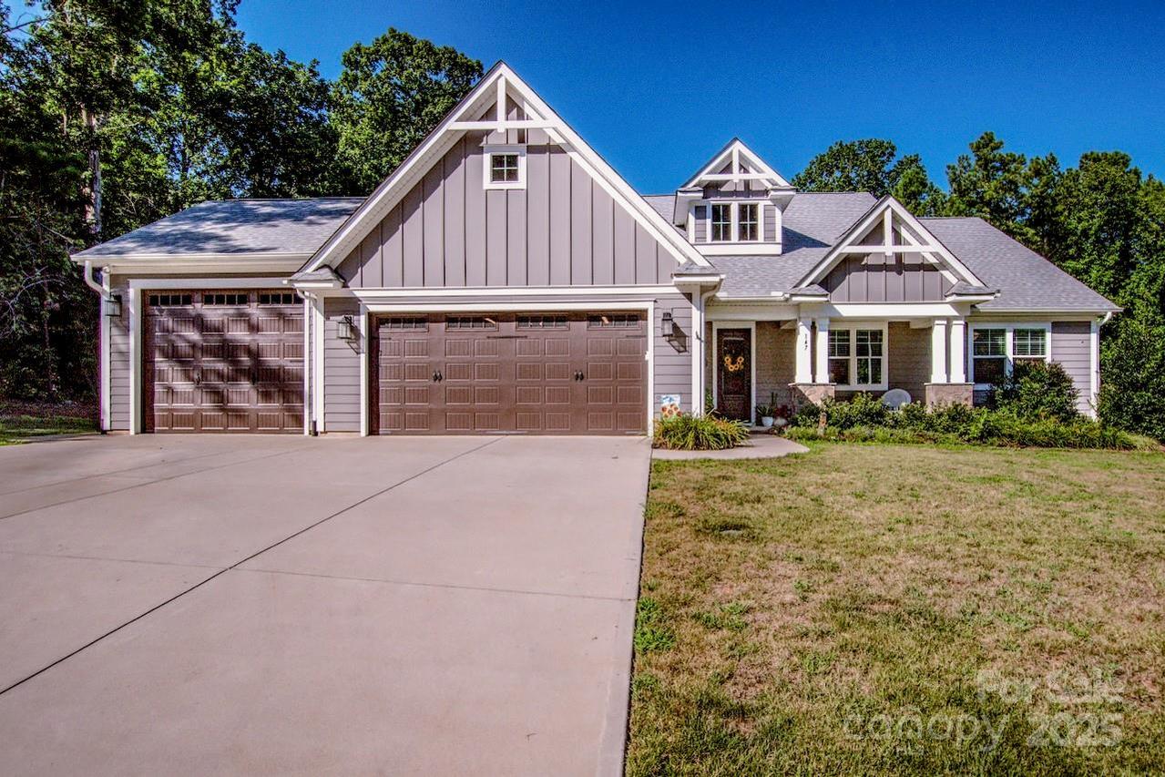 147 Powder Spring Dr., Statesville, NC 28677