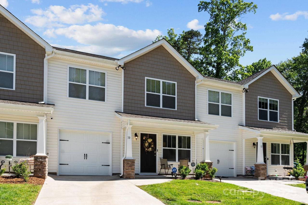 10 Chambers Garden Dr., Arden, NC 28704