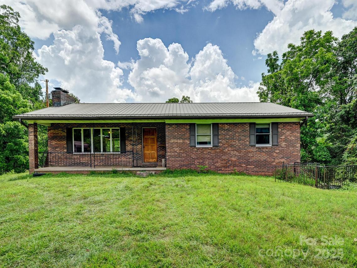 1585 Sandy Mush Rd., Marshall, NC 28753