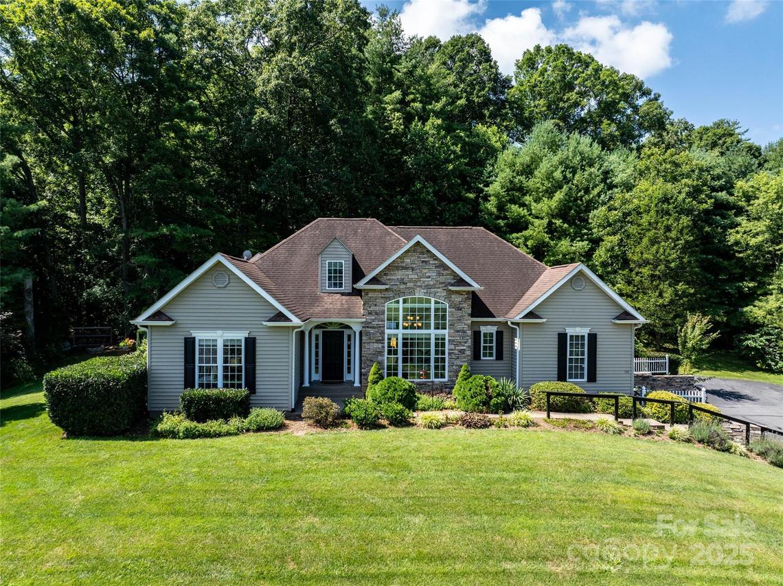110 Michael Ct., Leicester, NC 28748