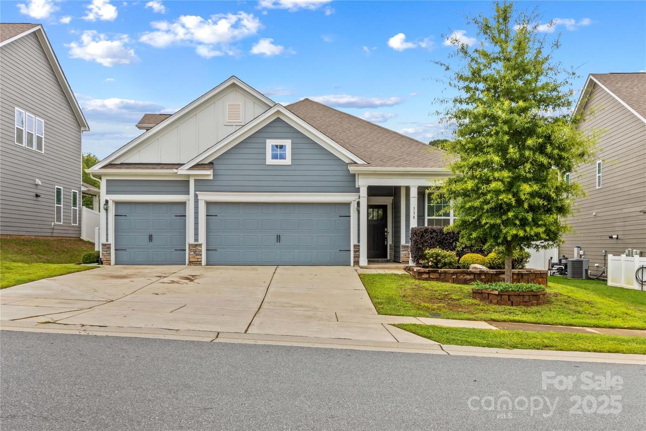 138 Sweet Leaf Ln., Mooresville, NC 28117