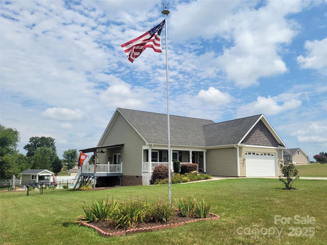 110 Burning Ln., Stony Point, NC 28678