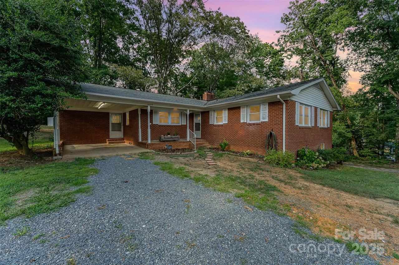 3075 Simmons St., Kannapolis, NC 28083
