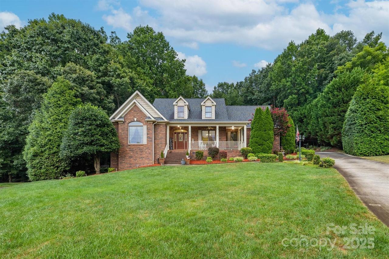 1128 Bugle Ln., Newton, NC 28658