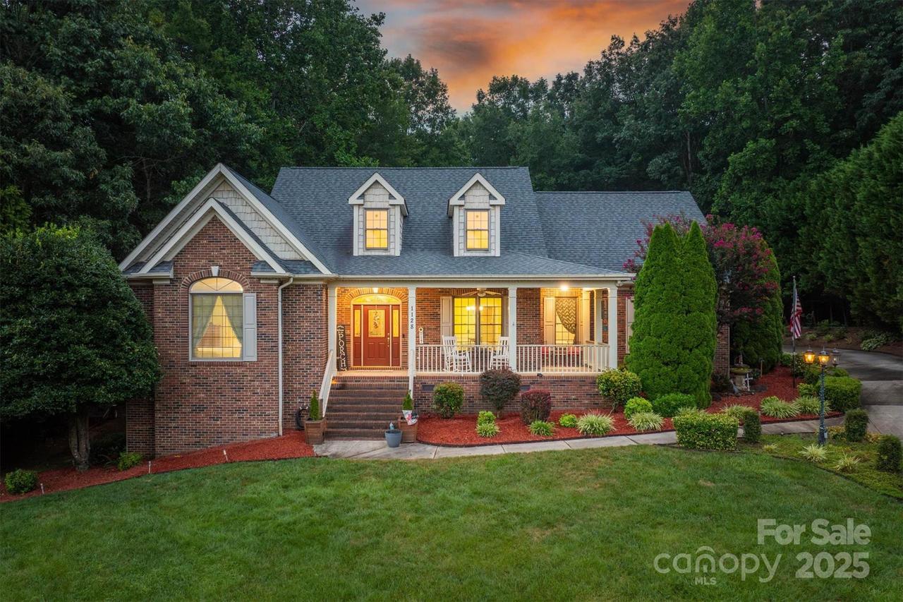 1128 Bugle Ln., Newton, NC 28658