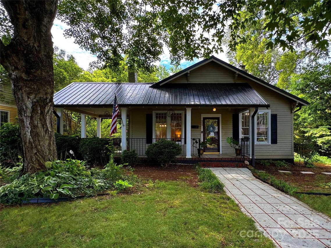 509 W 8th St., Newton, NC 28658