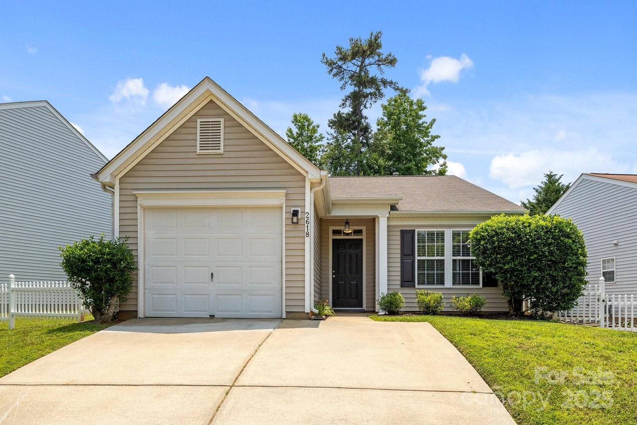 2618 Oasis Ln., Charlotte, NC 28214