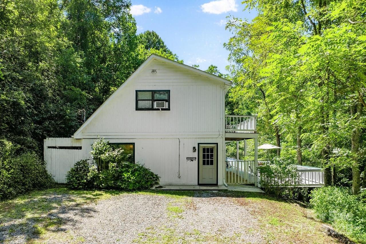 53 Hackberry Ln., Waynesville, NC 28785