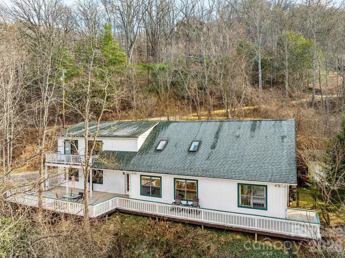 53 Hackberry Ln., Waynesville, NC 28785