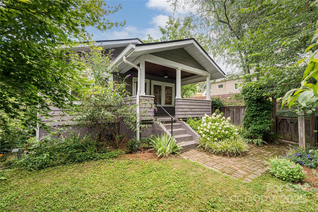 43 Montana Ave., Asheville, NC 28806