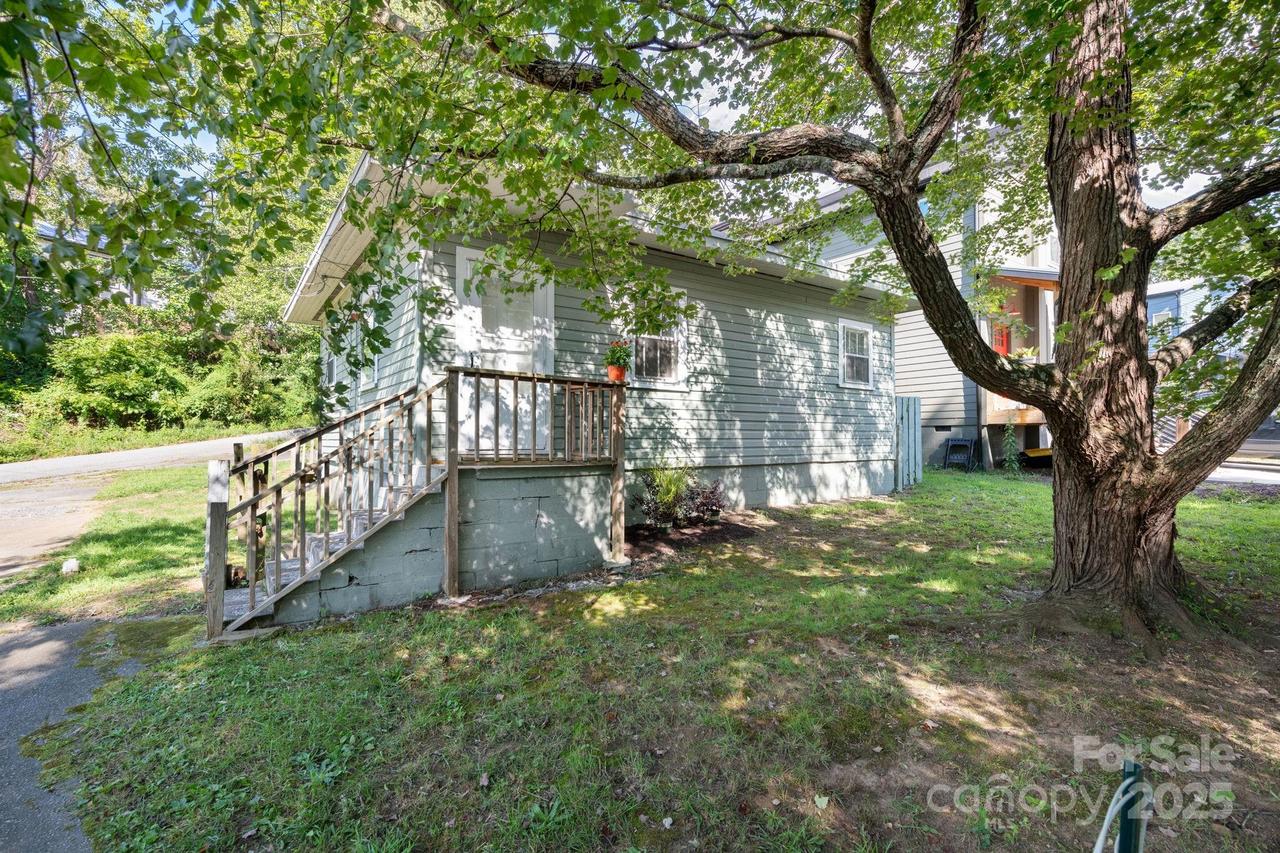 69 Branning St., Asheville, NC 28806