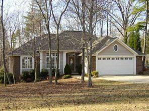 6901 Forest Manor Dr., Denver, NC 28037