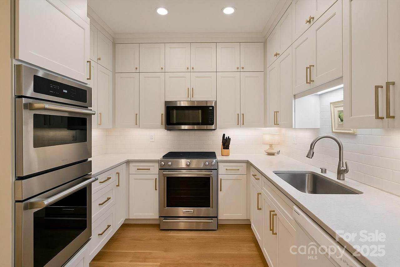 904 Cherokee Rd., Charlotte, NC 28207