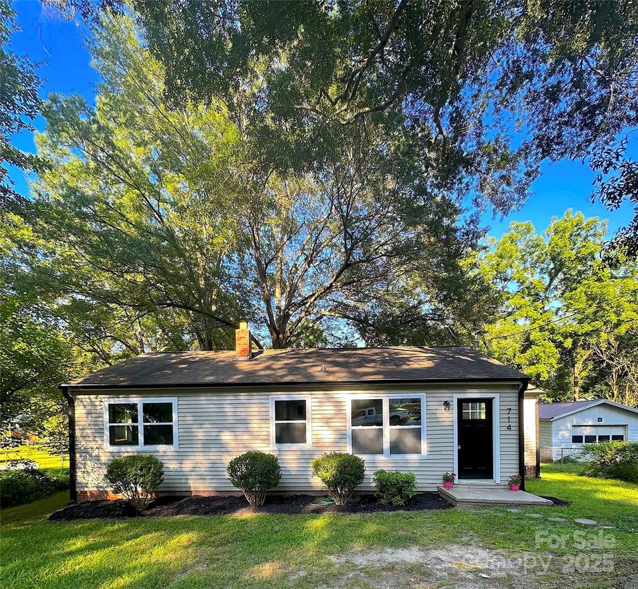 714 Apple Blossom Cir., Gastonia, NC 28052