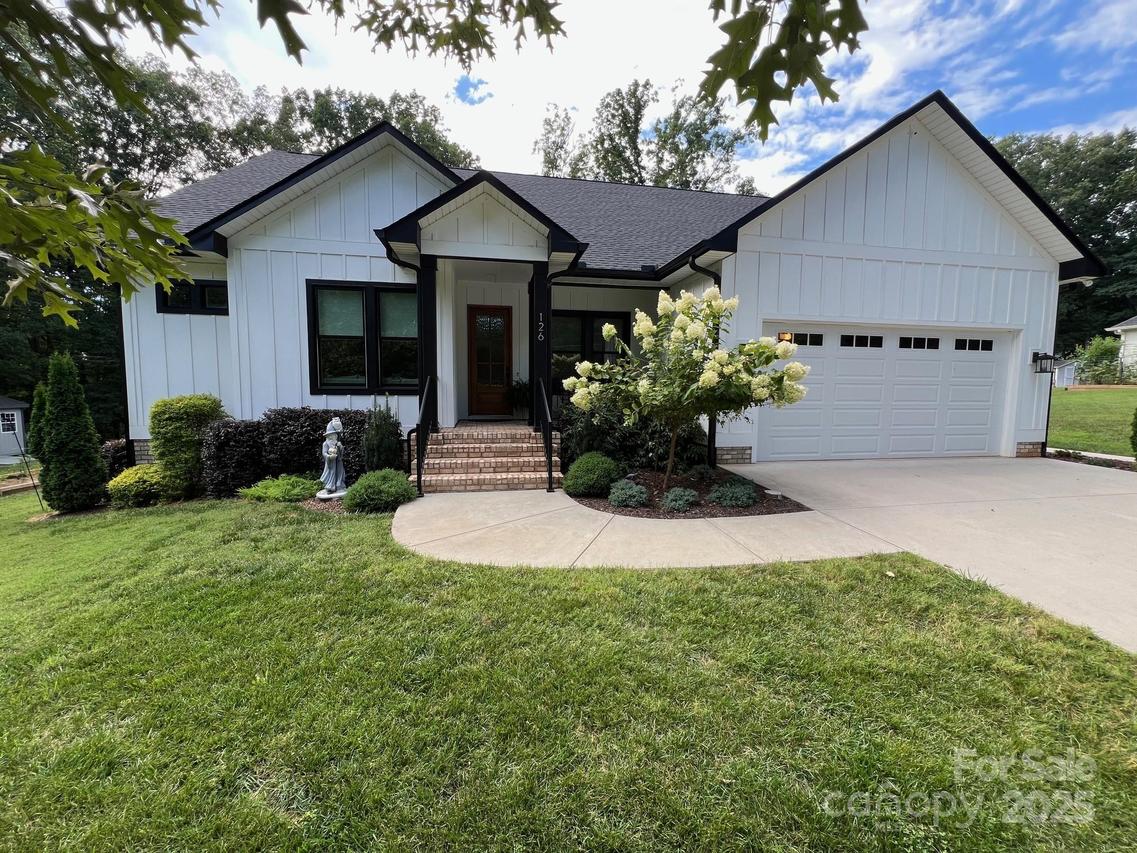 126 Redbud Ln., Troutman, NC 28166