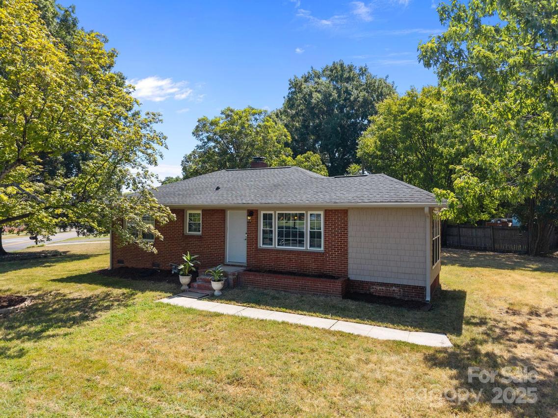 201 Lowry St., Pineville, NC 28134