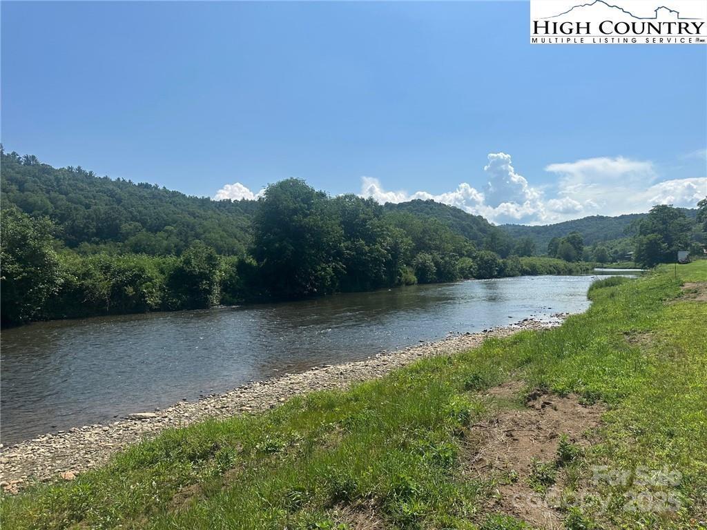 123 Railroad Grade Rd., Todd, NC 28684